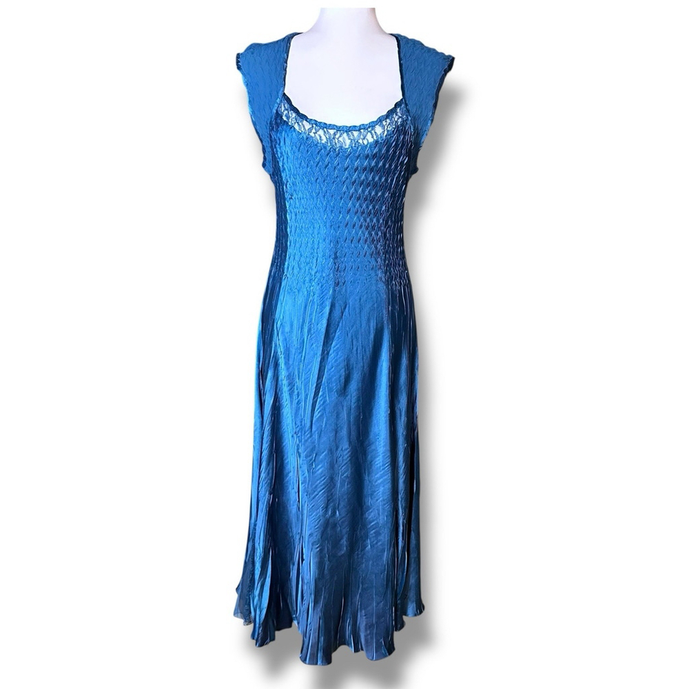KOMAROV Dress NWOT Midnight Blue Crinkle Charmeuse & Lace Midi Dress Sz Medium
